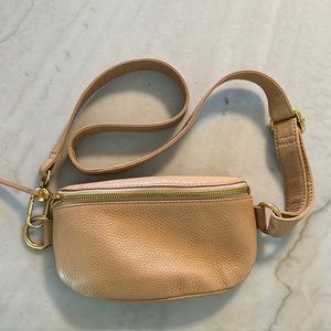 Fern Belt Bag in sandstorm